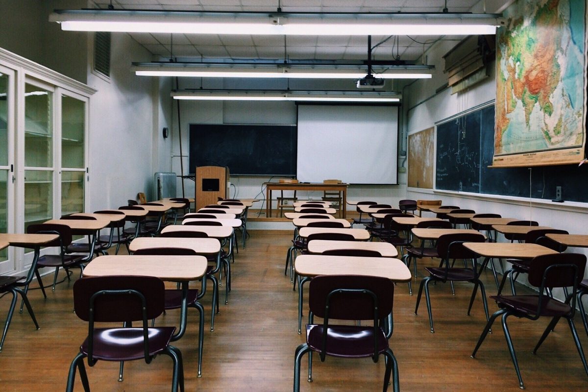 ¿El comportamiento y aprendizaje del estudiante se ve afectado por la ubicación de su asiento en el aula de clase?