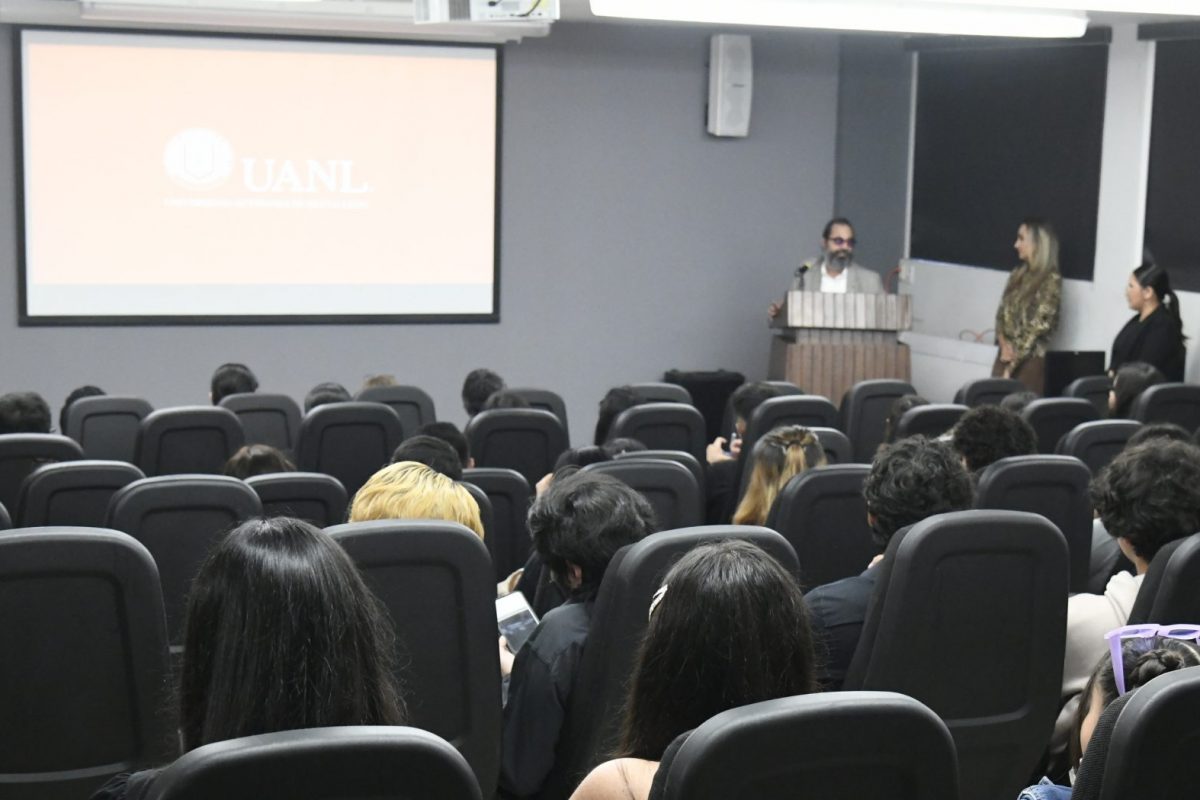 Mauricio de la Maza presenta «Diálogos de la muerte» en FCC UANL