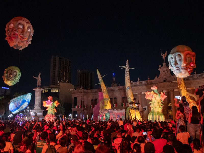 Espectáculo New World inaugura Festival Santa Lucía en Explanada de los Héroes
