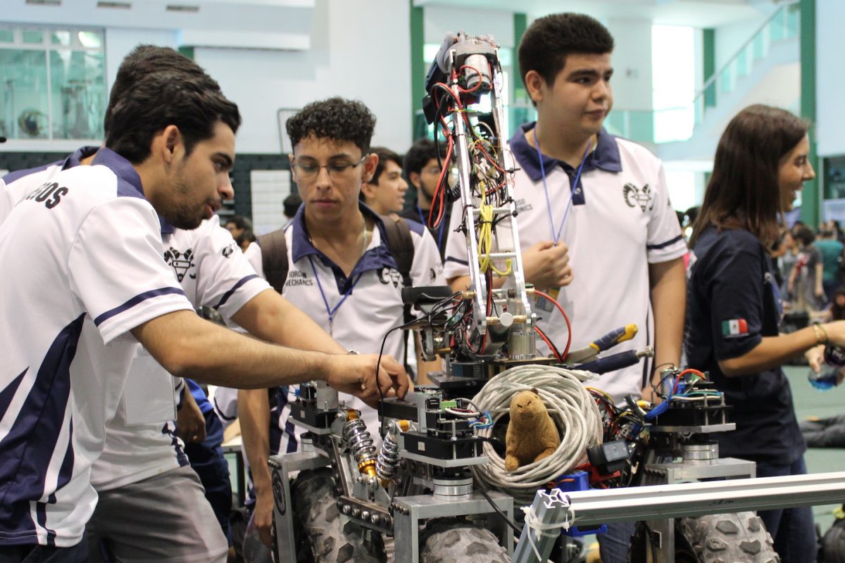 Premian talentos de robótica en México