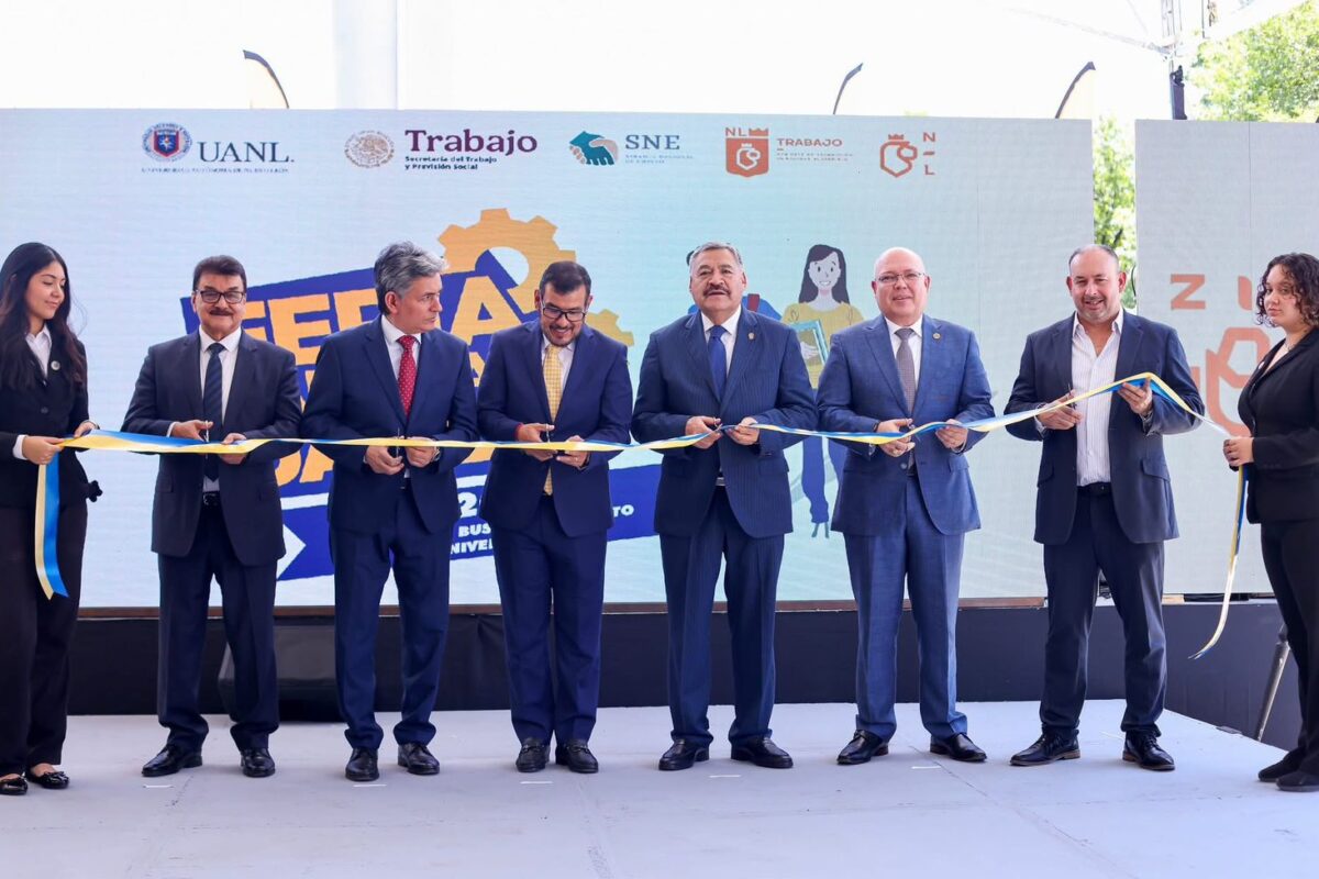 UANL realiza feria laboral 2025 para estudiantes y egresados