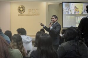 DAE Y SAE RECIBEN A NUEVOS PERICOS