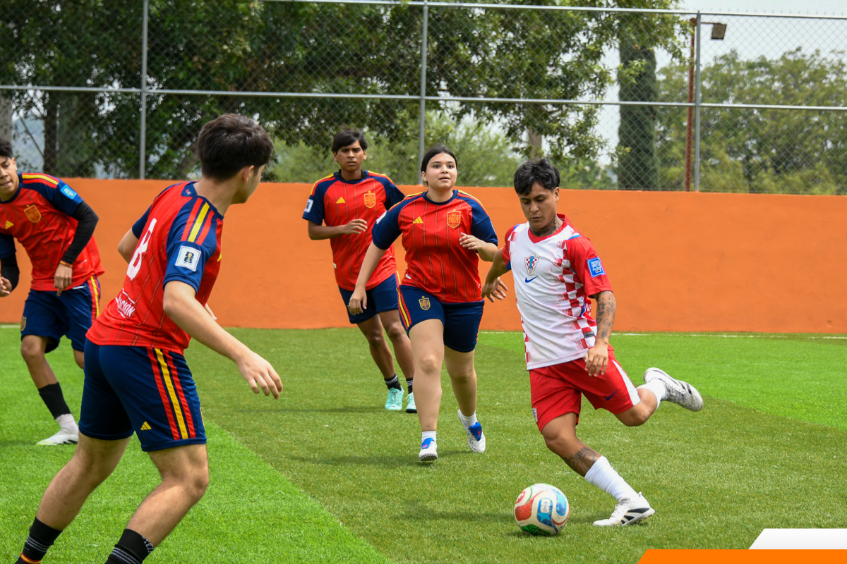 Se disputan los octavos de final del mundialito FCC