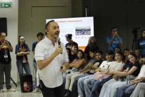 Pericos de nuevo ingreso conocen actividades del LMD