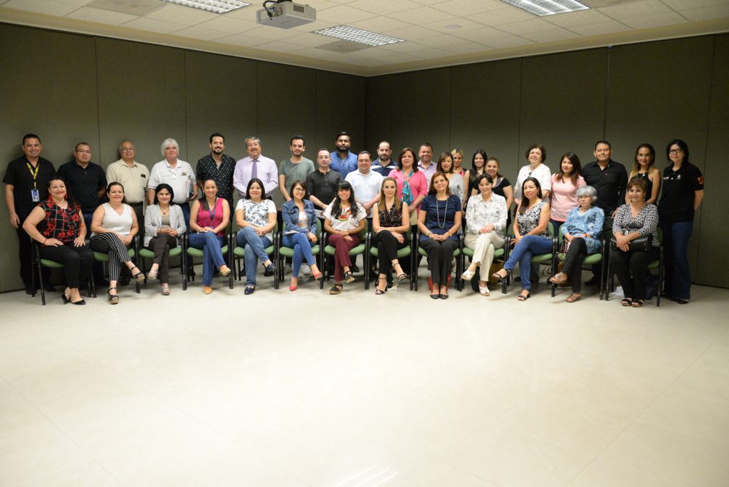 Se capacitan docentes para la aplicación del examen de admisión