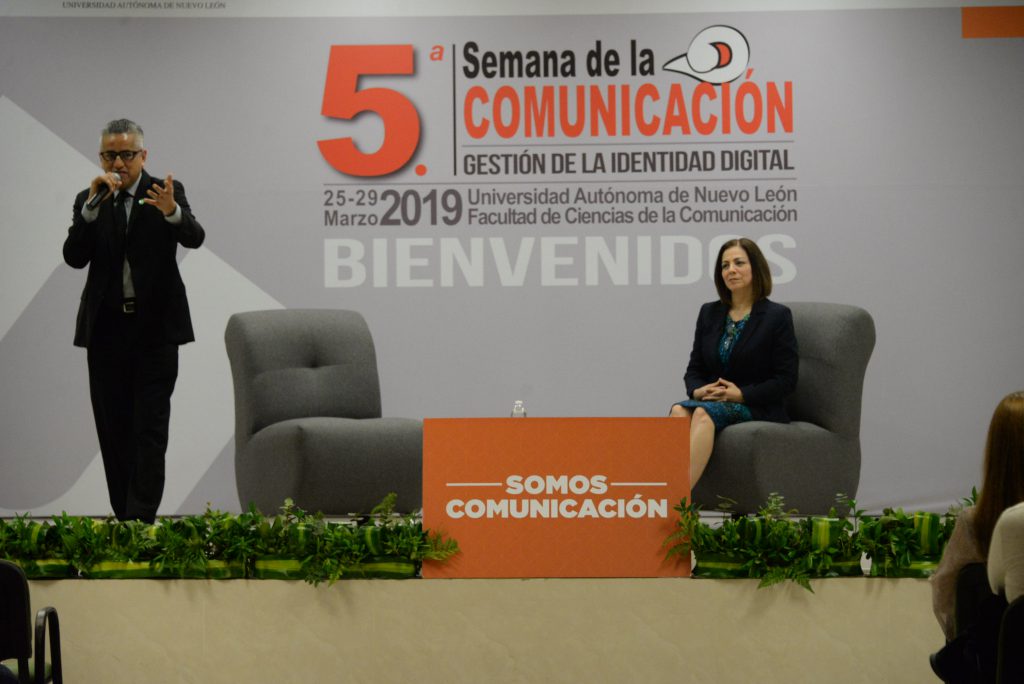 5.a Semana de la Comunicación. Comparten con alumnos de comunicación bondades de portal web de la UANL