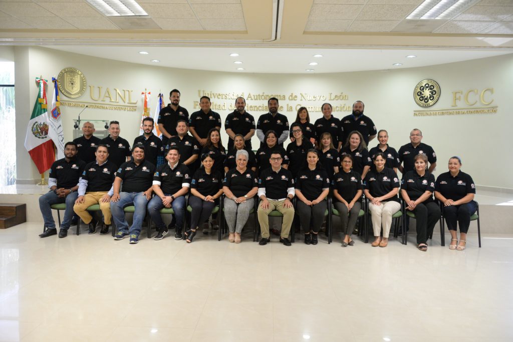 Maestros se ponen la camiseta para Curso de Inducción Julio 2019