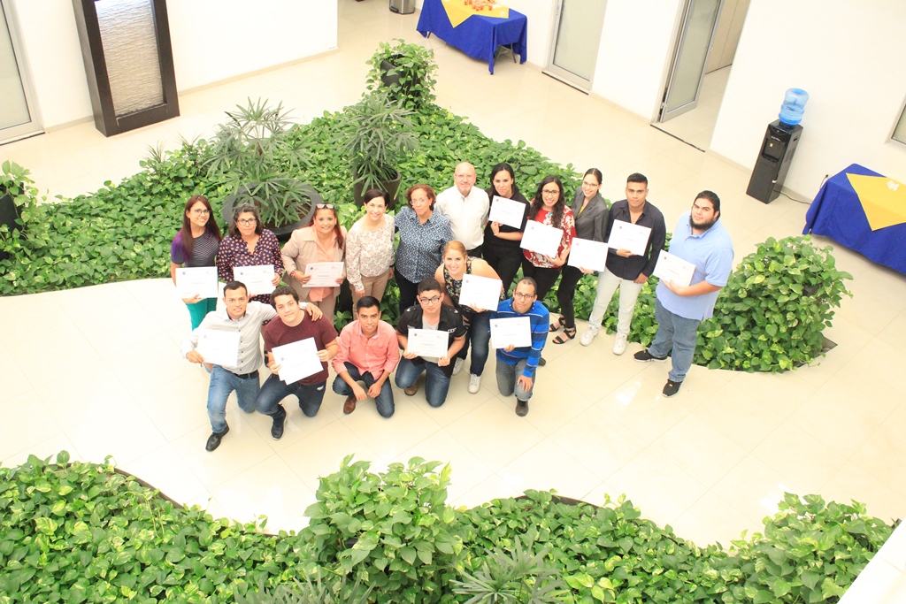 Continúa personal administrativo en procesos de capacitación laboral