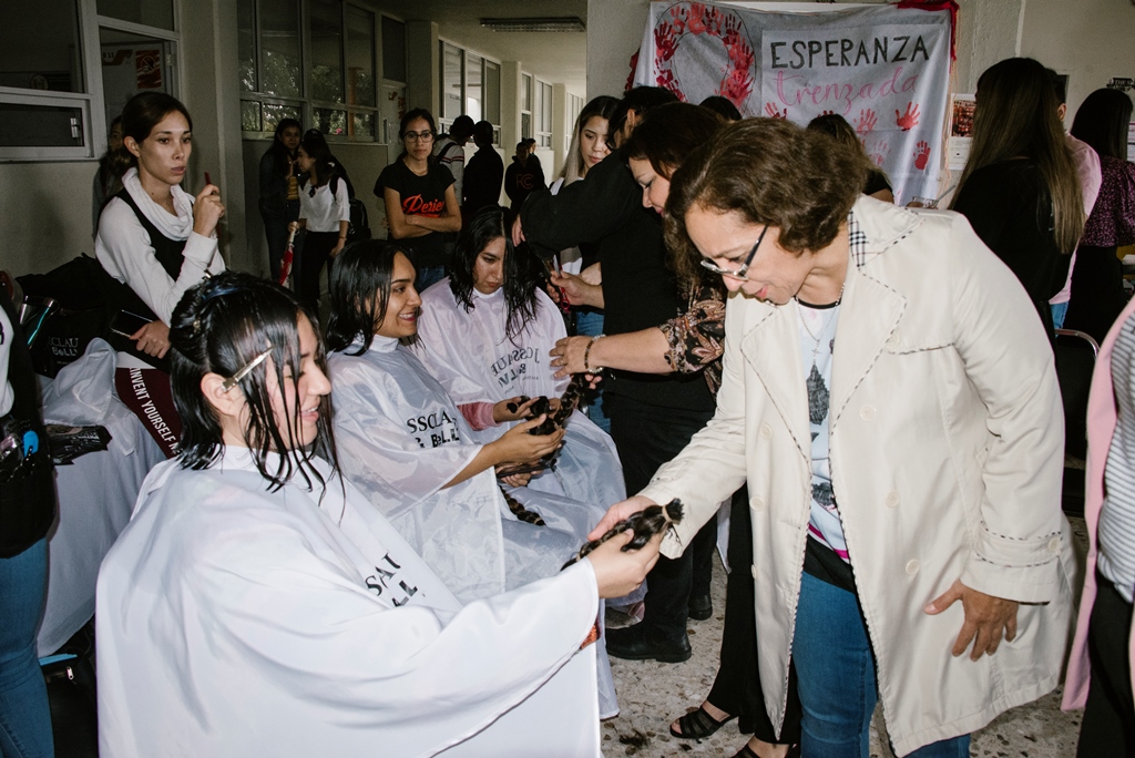 Alumnas ofrecen «Esperanza Trenzada»