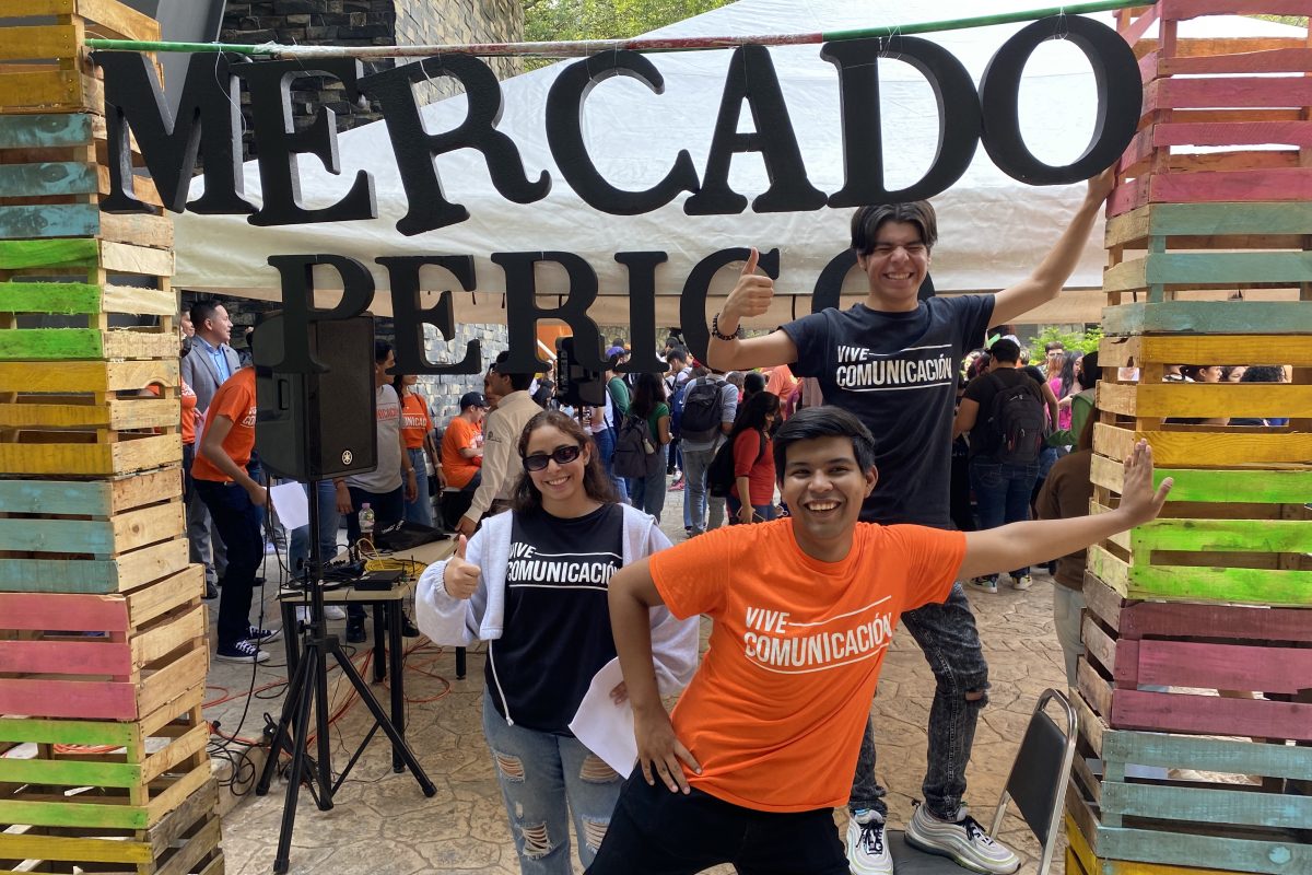 Estudiantes de FCC emprenden en Mercado Perico