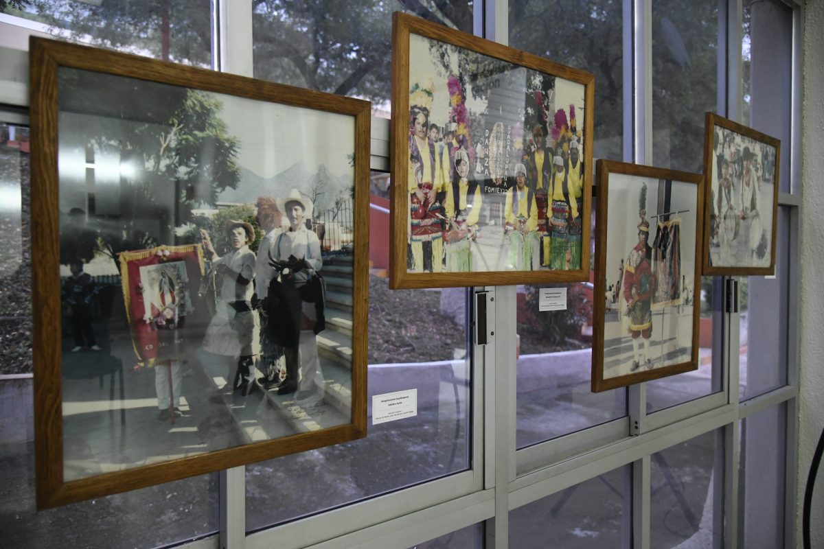 Instalan exposición fotográfica “Danzas de Nuevo León” en FCC