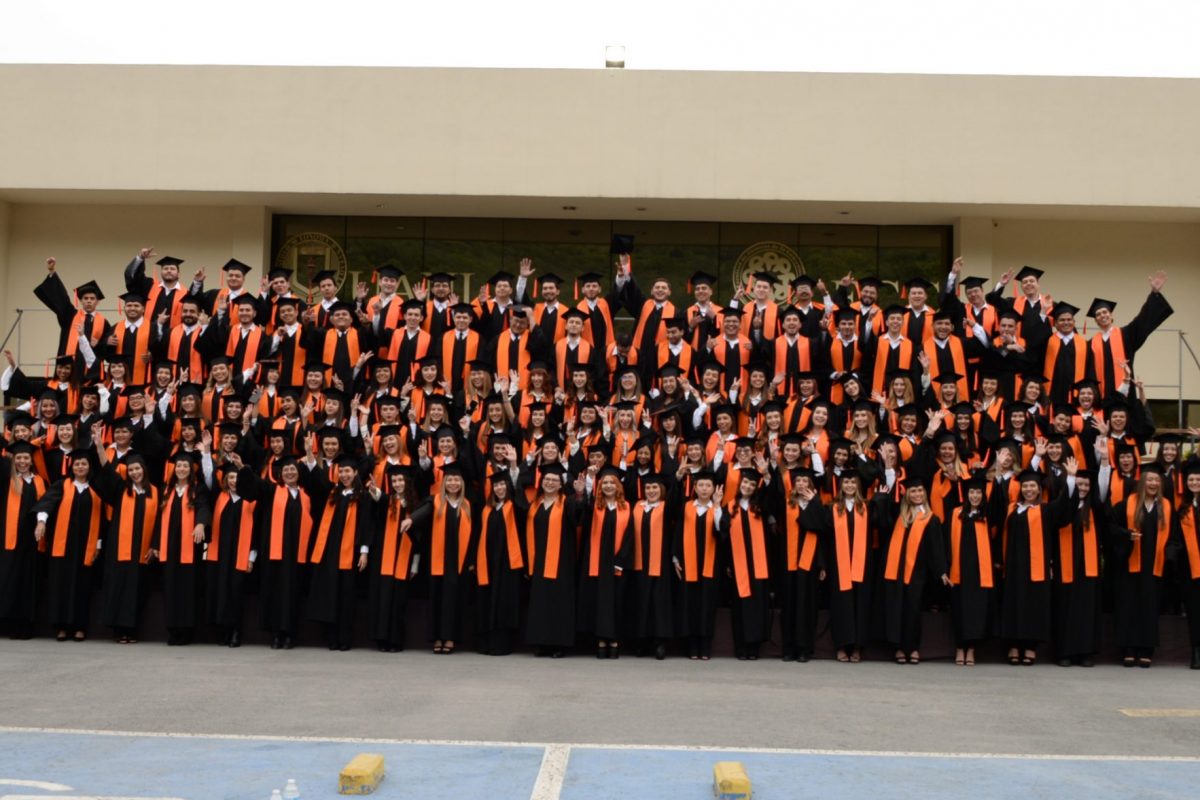 Alumnos de FCC concluyen con sus estudios