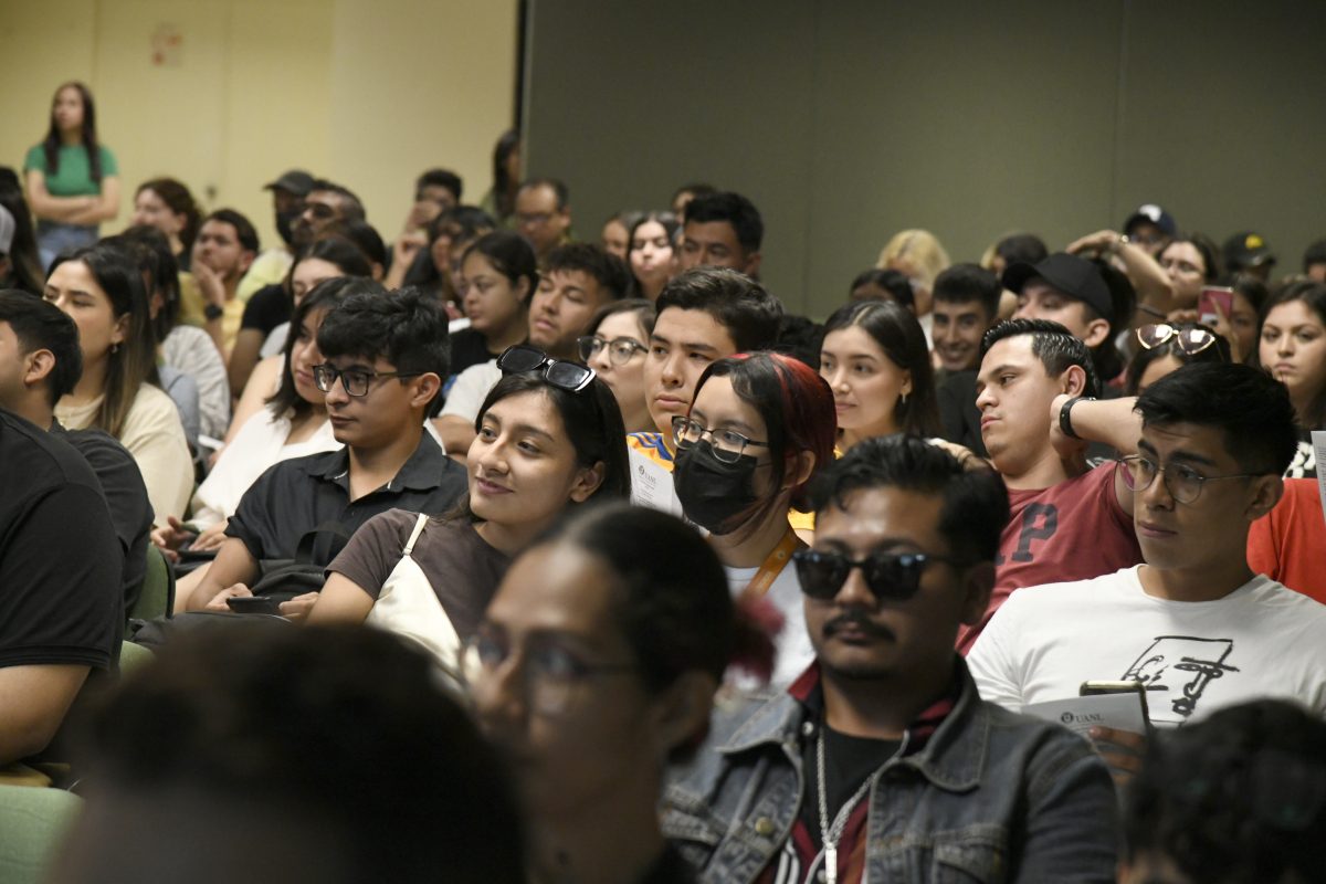 Imparten curso de inducción para alumnos que harán su servicio social