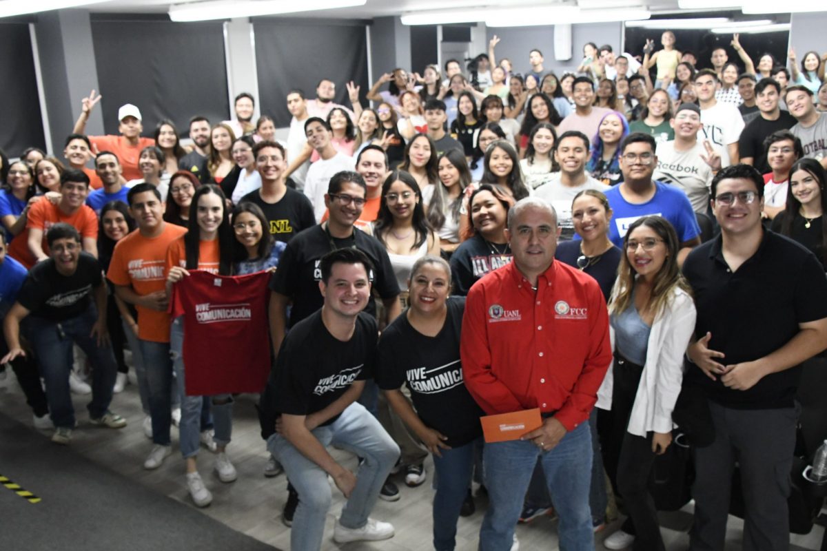 Estudiantes se preparan para Curso de Inducción