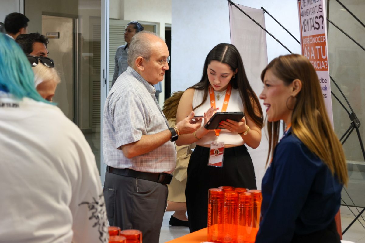 FCC participa en “café de servicios UANL”