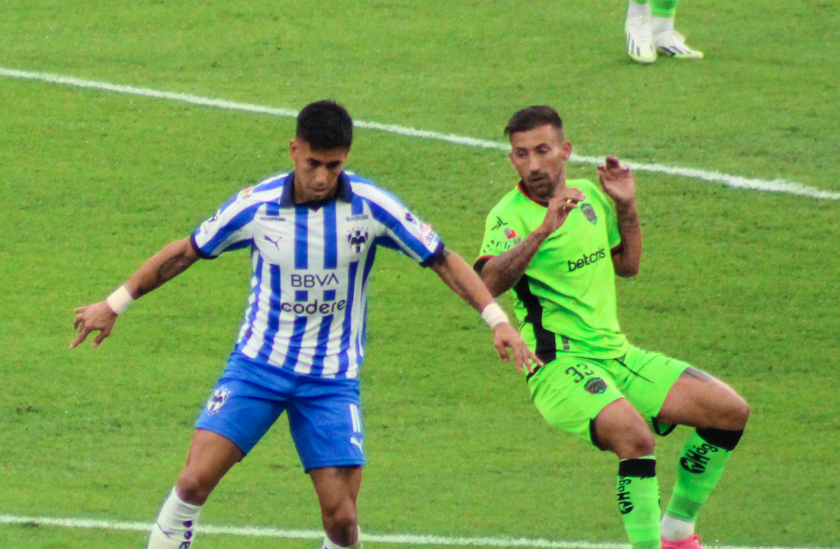 Rayados vence 3-1 a Bravos de Juárez