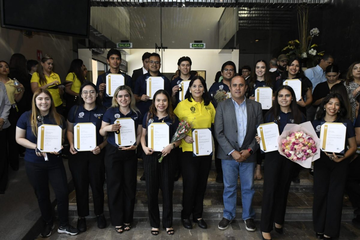 UANL reconoce a alumnos por permanencia en programa de talentos; FCC tiene 38 condecorados