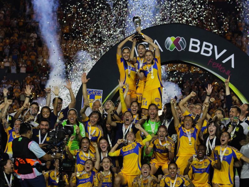 TIGRES FEMENIL CONQUISTA EL TÍTULO DE CAMPEON DE CAMPEONAS EN DRAMÁTICO CLÁSICO REGIO