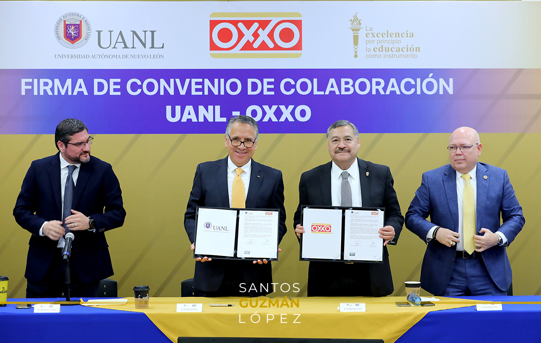 FIRMA UANL CONVENIO CON TIENDA OXXO