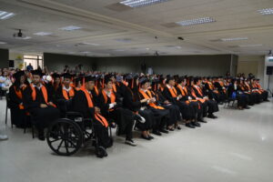 FCC celebra ceremonia de terminación de estudios