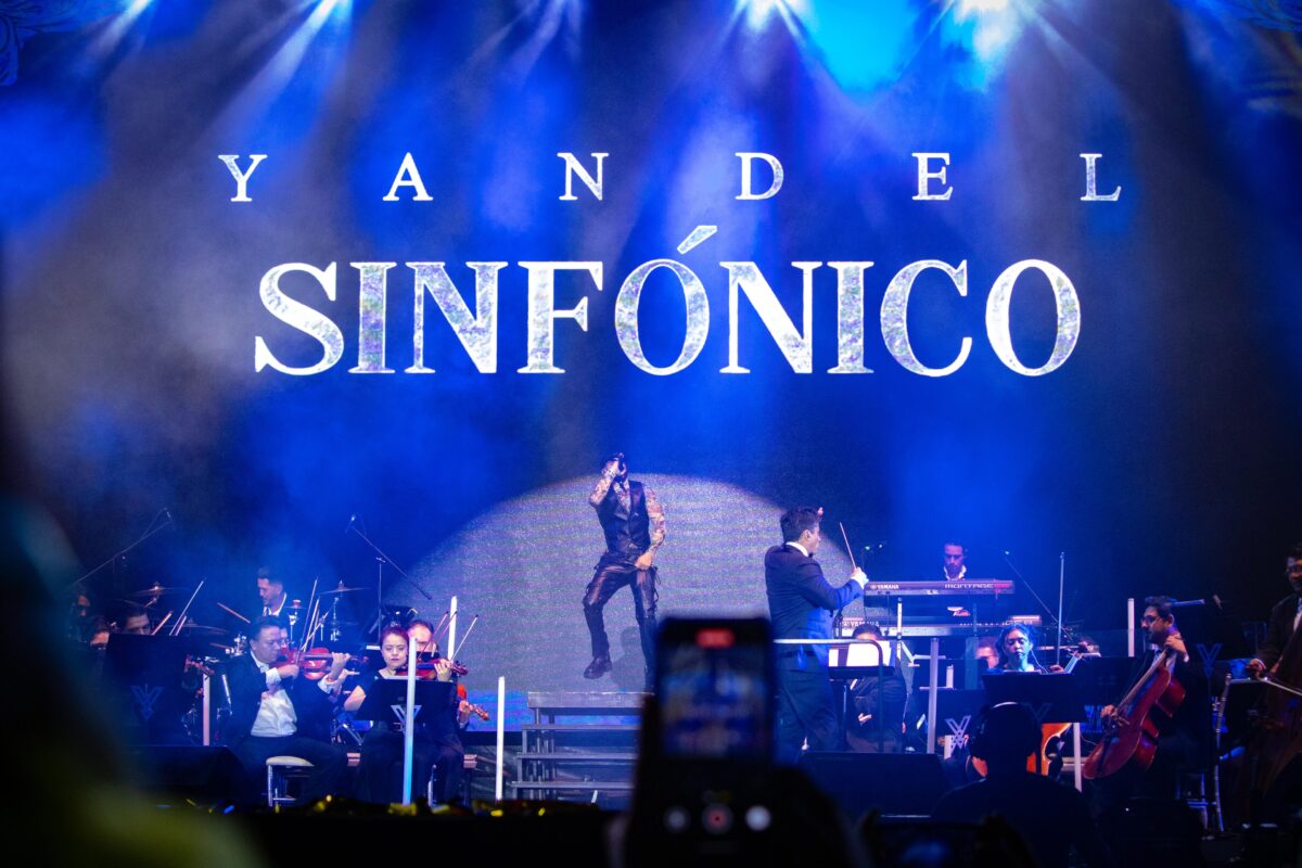 UANL festeja 92° aniversario con megaconcierto