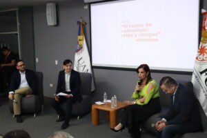 FCC realiza panel “El rostro de Comunicar: retos y riesgos”