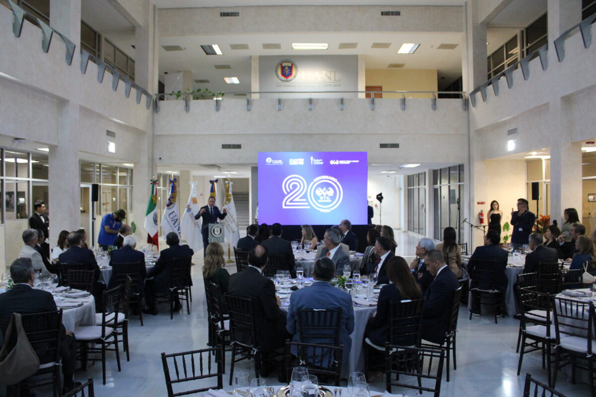 WTC celebra 20° aniversario en la UANL