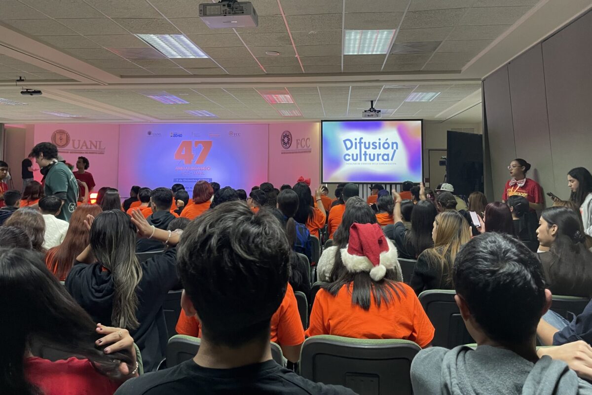 Muestra cultural para próximos alumnos de la FCC