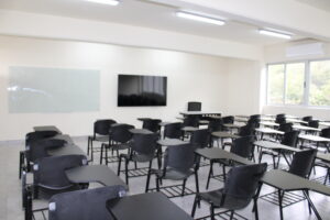 ESTRENAN AULAS EN EL EDIFICIO A