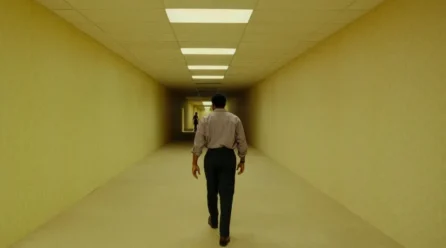 ‘Backrooms’: Los rincones más terroríficos  internet cobran vida en el cine